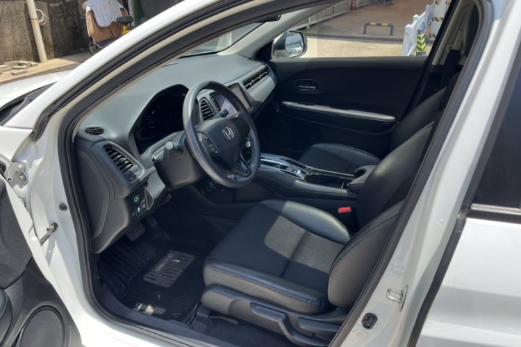 Used Honda Vezel 2020 1.5L CVT Pioneer Edition Interior 1