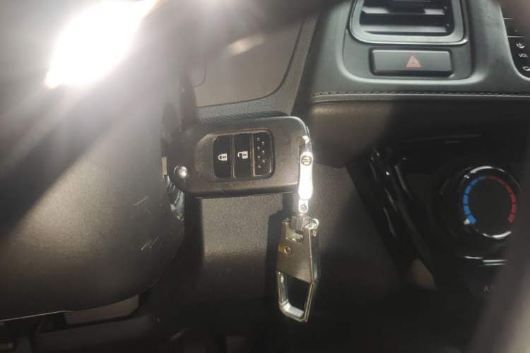 Used Honda Vezel 2020 1.5L CVT Pioneer Edition Interior 1