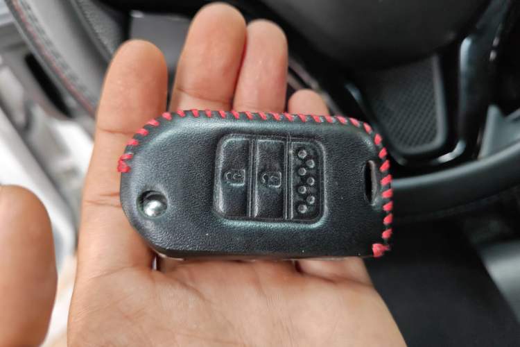 Used Honda Vezel 2020 1.5L CVT Elite Edition Interior 1