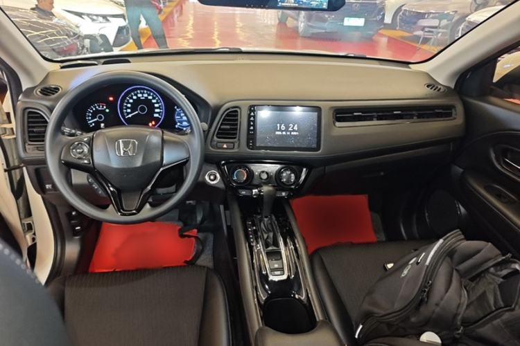 Used Honda Vezel 2020 1.5L CVT Luxury Edition Interior 1