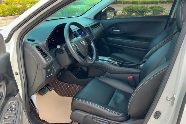 Used Honda Vezel 2020 1.5L CVT Elite Edition Interior 1