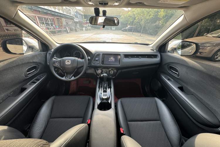Used Honda Vezel 2020 1.5L CVT Pioneer Edition Interior 1