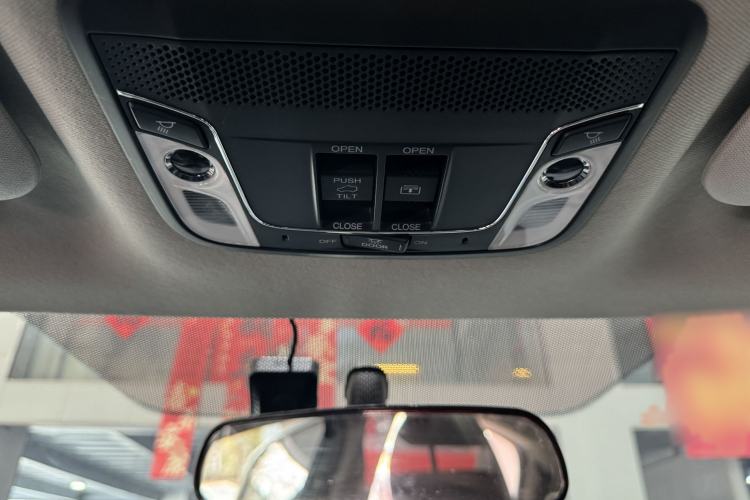 Used Honda Vezel 2020 1.5L CVT Pioneer Edition Interior 10
