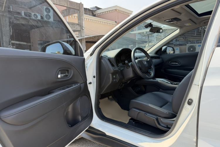 Used Honda Vezel 2020 220 TURBO CVT Luxury Edition Interior 10