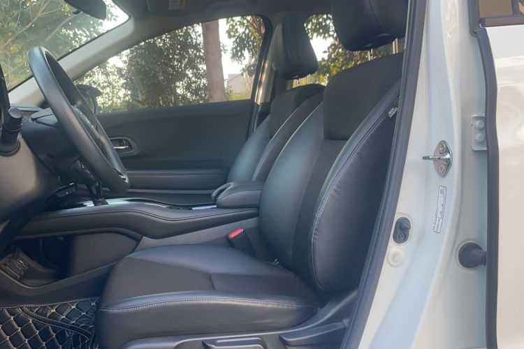 Used Honda Vezel 2020 1.5L CVT Pioneer Edition Interior 2