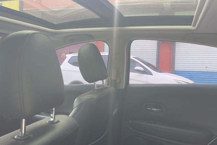 Used Honda Vezel 2020 1.5L CVT Elite Edition Interior 2