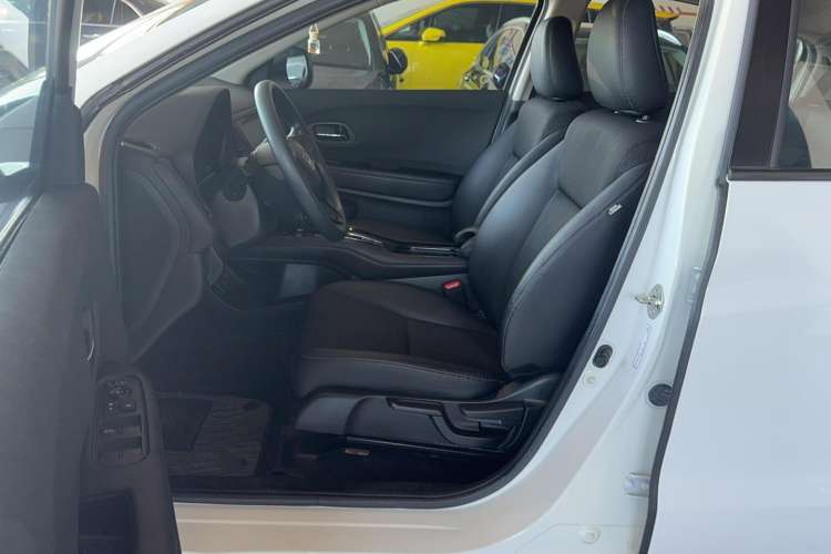 Used Honda Vezel 2020 1.5L CVT Pioneer Edition Interior 2