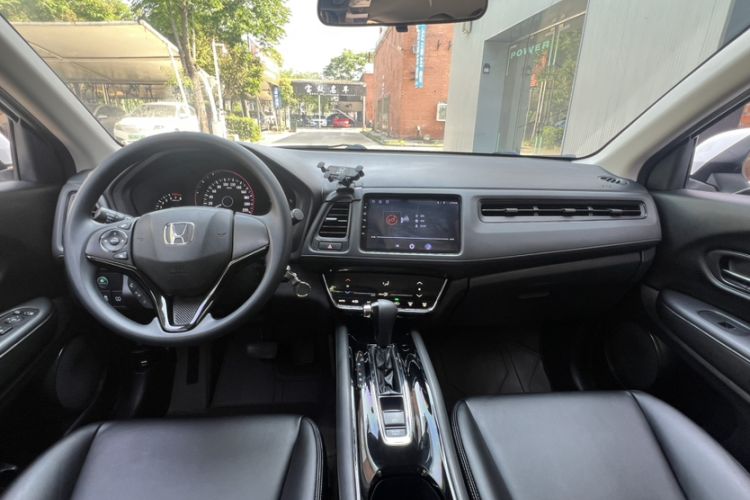Used Honda Vezel 2020 220 TURBO CVT Elite Edition Interior 2