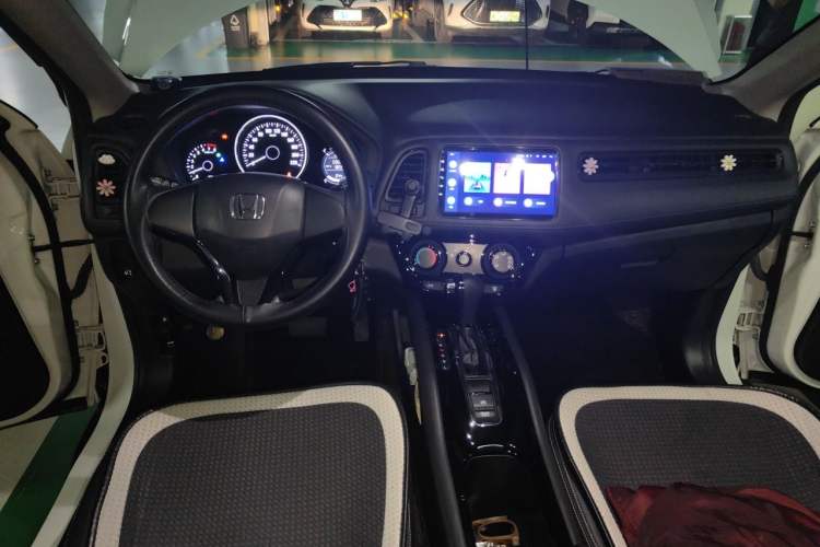 Used Honda Vezel 2020 1.5L CVT Elite Edition Interior 2