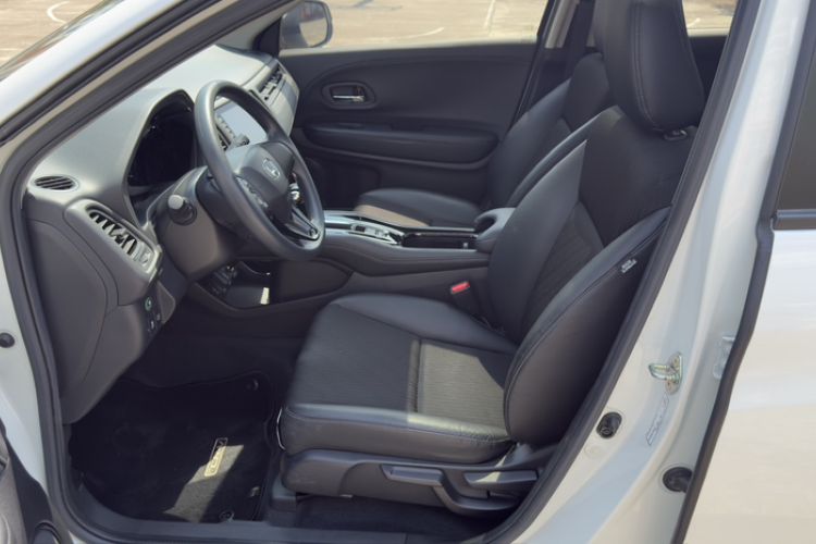 Used Honda Vezel 2020 1.5L CVT Luxury Edition Interior 2