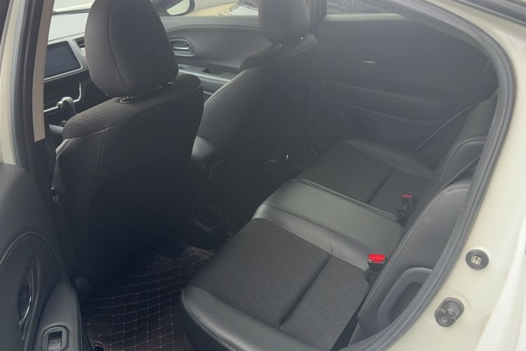Used Honda Vezel 2020 220 TURBO CVT Luxury Edition Interior 2