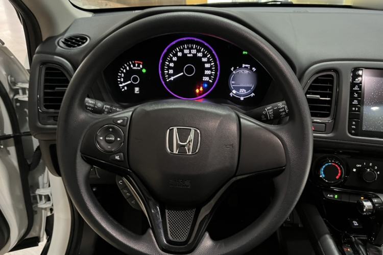 Used Honda Vezel 2020 1.5L CVT Luxury Edition Interior 2