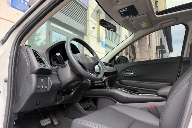 Used Honda Vezel 2020 1.5L CVT Elite Edition Interior 2