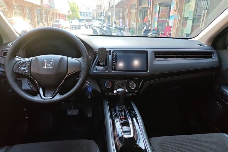 Used Honda Vezel 2020 1.5L CVT Pioneer Edition Interior 2