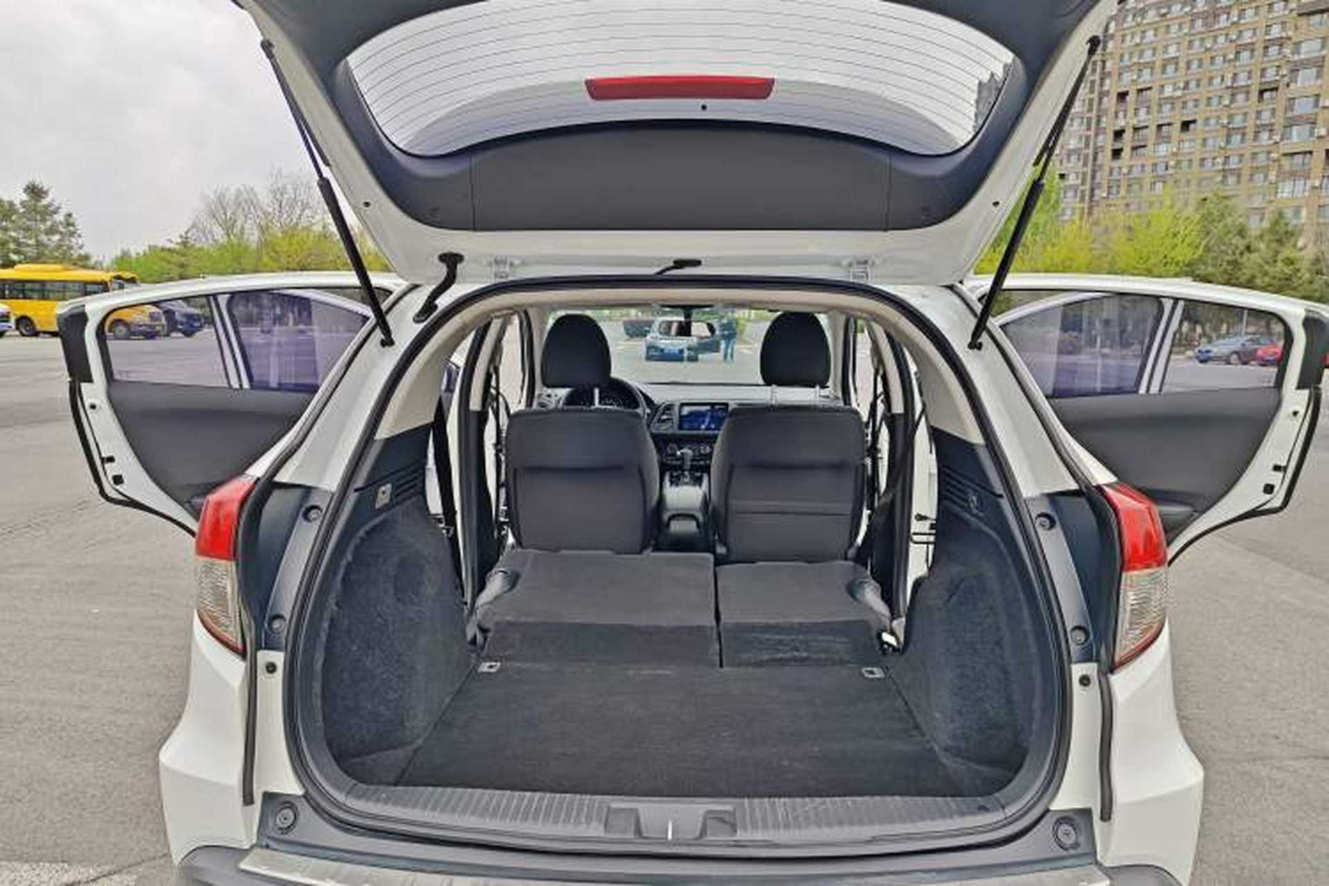 Used Honda Vezel 2020 1.5L CVT Elite Edition Interior 2