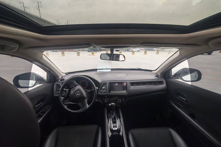 Used Honda Vezel 2020 1.5L CVT Pioneer Edition Interior 2