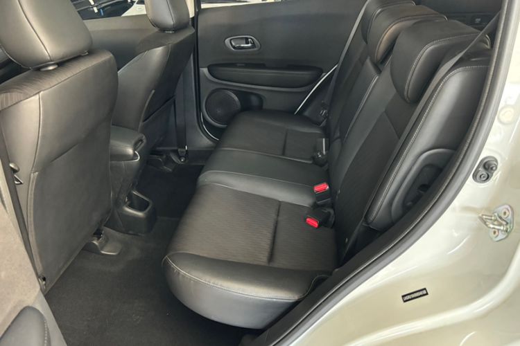 Used Honda Vezel 2020 1.5L CVT Pioneer Edition Interior 2
