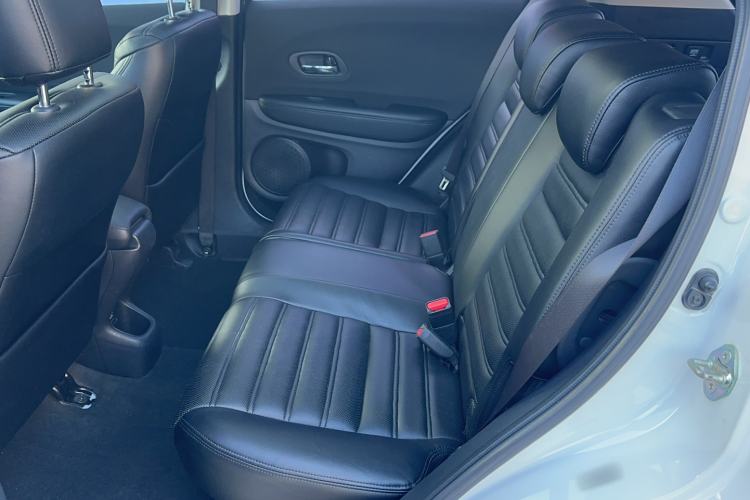 Used Honda Vezel 2020 1.5L CVT Elite Edition Interior 2