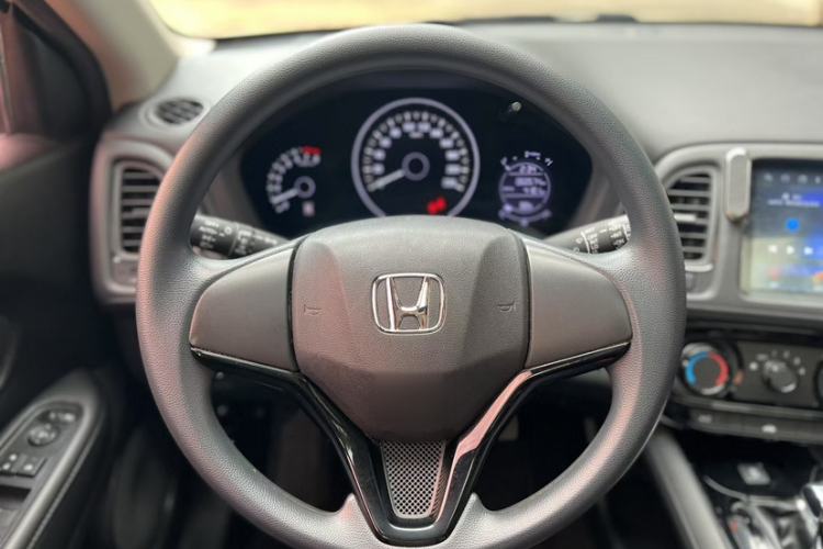Used Honda Vezel 2020 1.5L CVT Elite Edition Interior 2