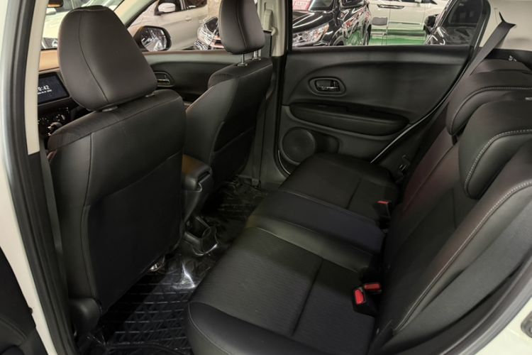 Used Honda Vezel 2020 1.5L CVT Pioneer Edition Interior 2