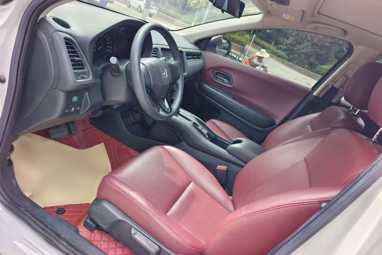 Used Honda Vezel 2020 1.5L CVT Elite Edition Interior 2