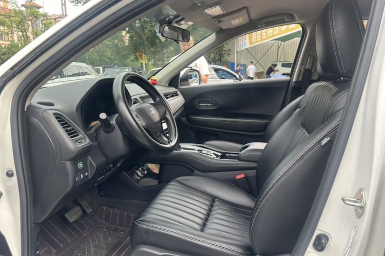 Used Honda Vezel 2020 220 TURBO CVT Elite Edition Interior 2