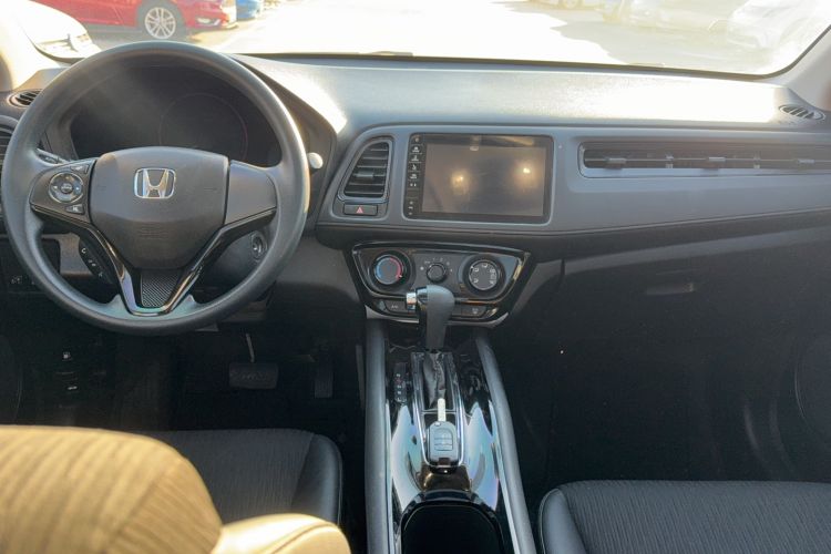 Used Honda Vezel 2020 1.5L CVT Pioneer Edition Interior 2