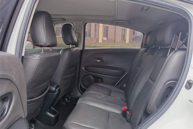 Used Honda Vezel 2020 1.5L CVT Elite Edition Interior 2