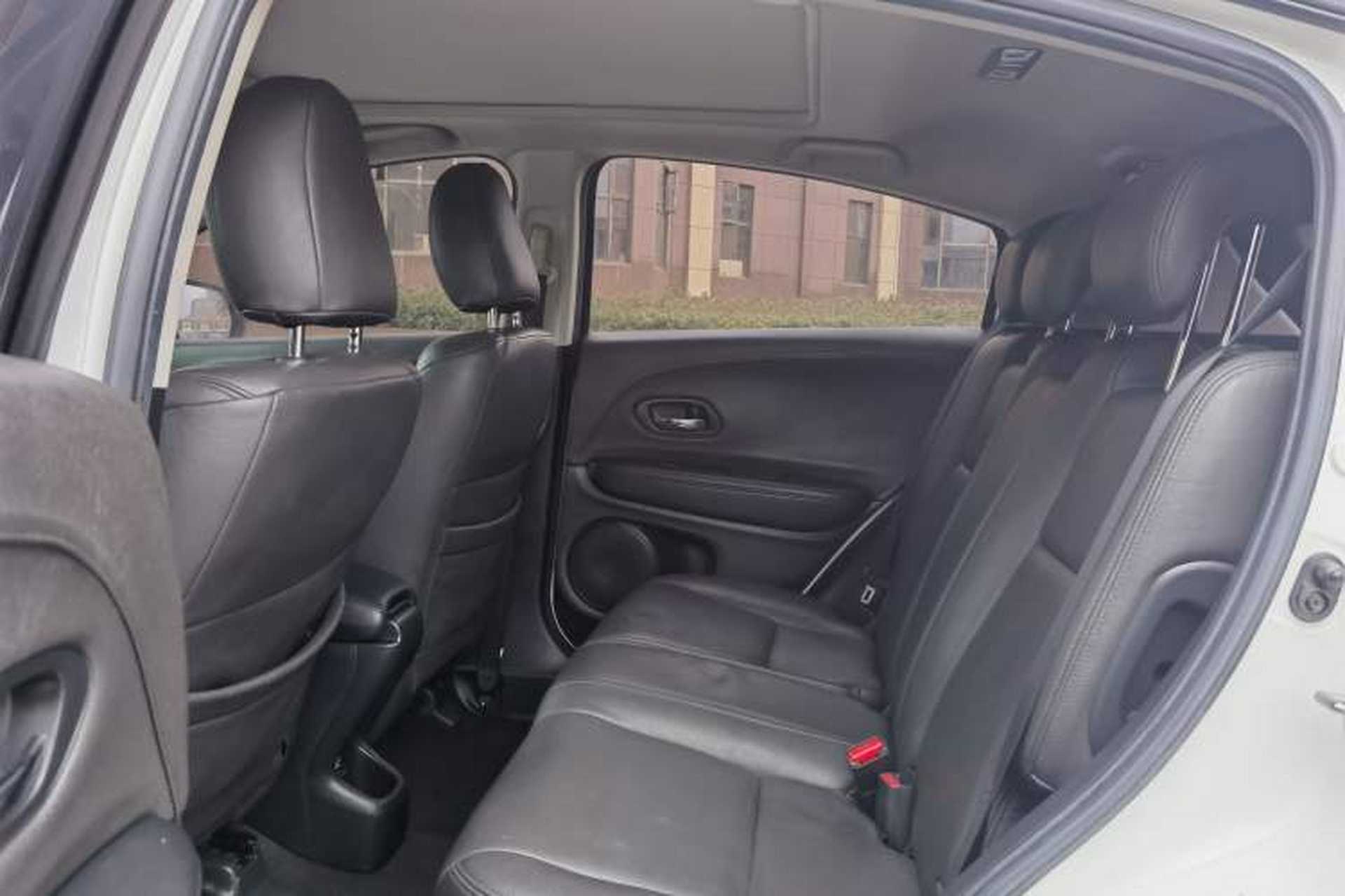 Used Honda Vezel 2020 1.5L CVT Elite Edition Interior 2