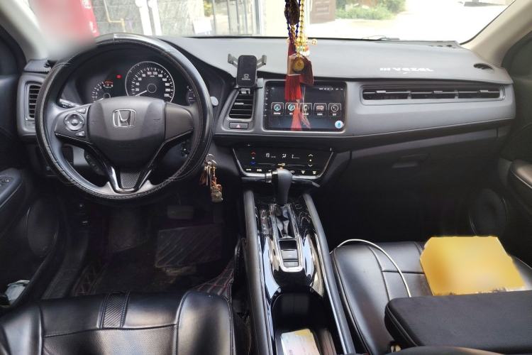 Used Honda Vezel 2020 220 TURBO CVT Elite Edition Interior 2