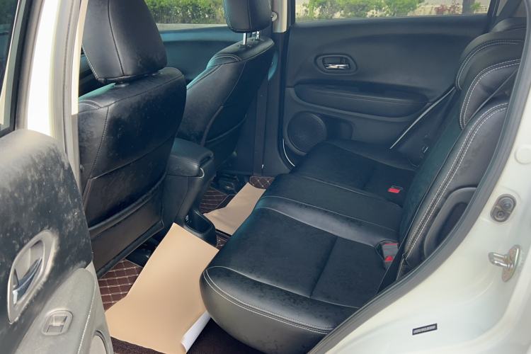 Used Honda Vezel 2020 1.5L CVT Elite Edition Interior 2