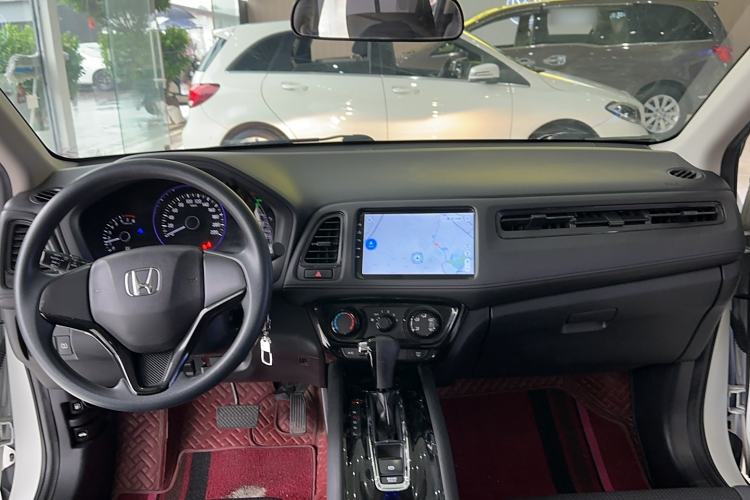 Used Honda Vezel 2020 1.5L CVT Elite Edition Interior 2