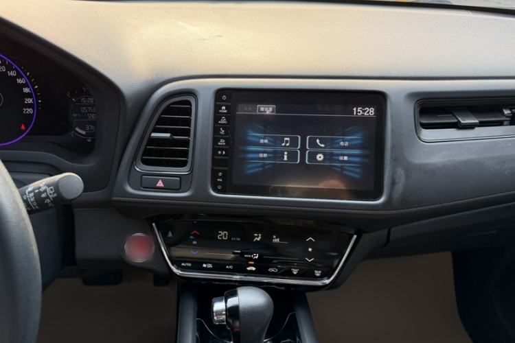 Used Honda Vezel 2020 220 TURBO CVT Luxury Edition Interior 2