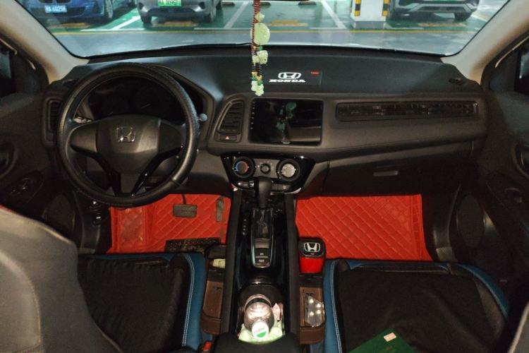 Used Honda Vezel 2020 1.5L CVT Elite Edition Interior 2