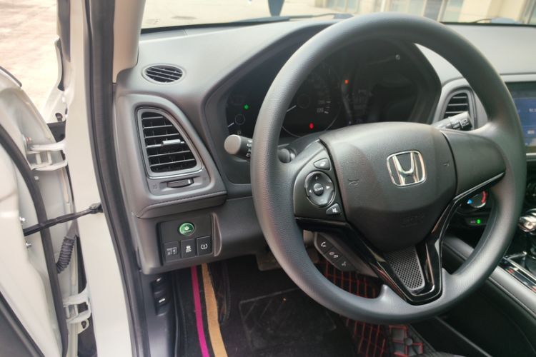 Used Honda Vezel 2020 1.5L CVT Luxury Edition Interior 2