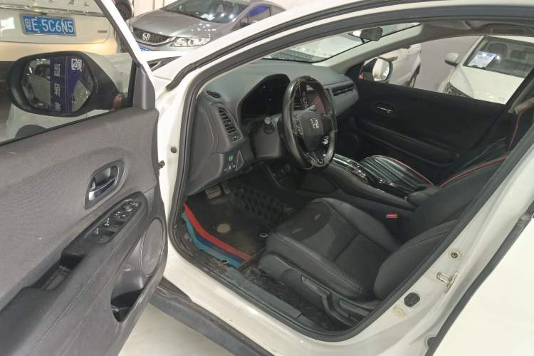 Used Honda Vezel 2020 1.5L CVT Pioneer Edition Interior 2