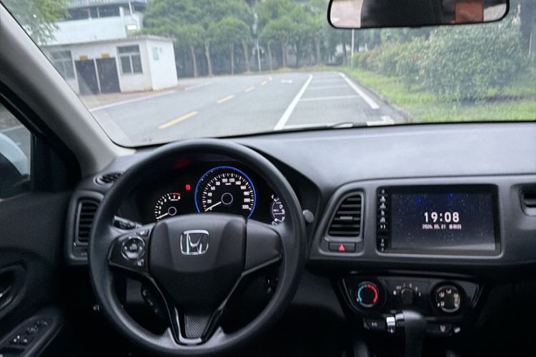 Used Honda Vezel 2020 1.5L CVT Pioneer Edition Interior 2