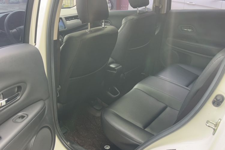 Used Honda Vezel 2020 1.5L CVT Elite Edition Interior 3