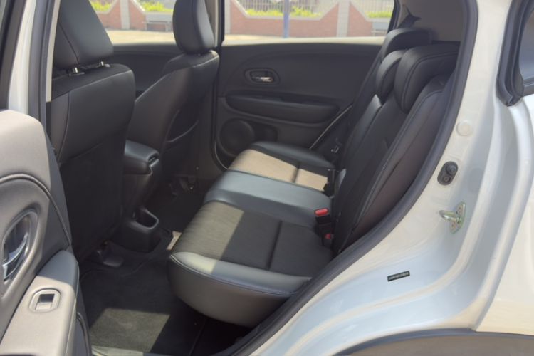 Used Honda Vezel 2020 1.5L CVT Luxury Edition Interior 3