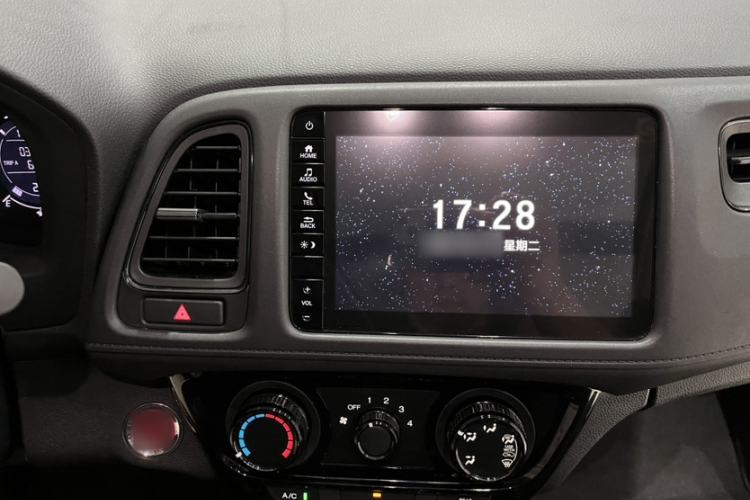Used Honda Vezel 2020 1.5L CVT Luxury Edition Interior 3