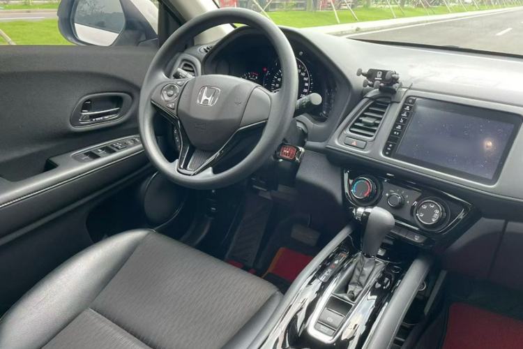 Used Honda Vezel 2020 1.5L CVT Pioneer Edition Interior 3