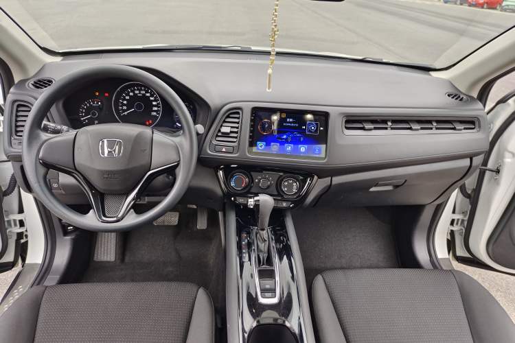 Used Honda Vezel 2020 1.5L CVT Elite Edition Interior 3
