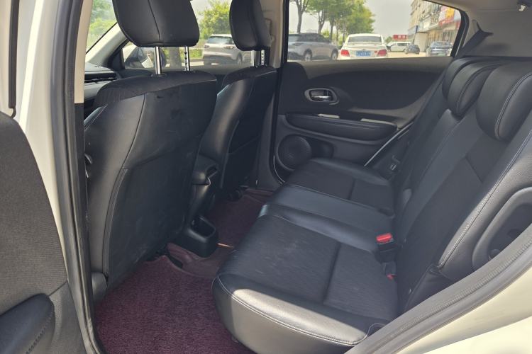 Used Honda Vezel 2020 1.5L CVT Pioneer Edition Interior 3
