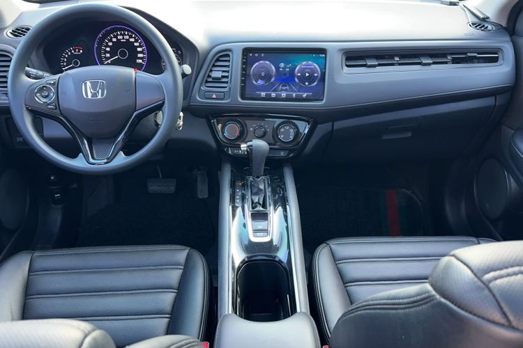 Used Honda Vezel 2020 1.5L CVT Elite Edition Interior 3