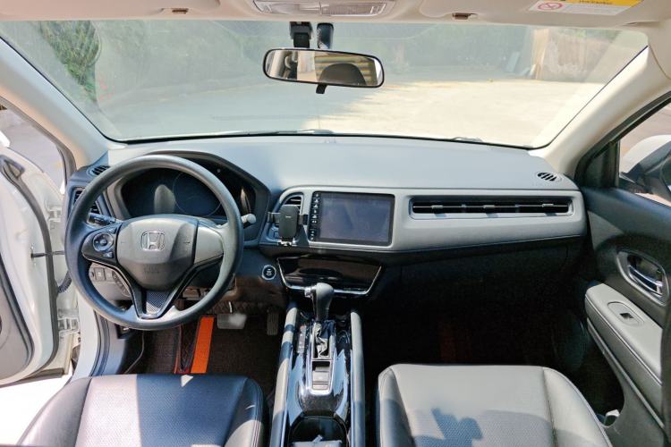 Used Honda Vezel 2020 220 TURBO CVT Elite Edition Interior 3