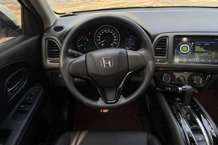 Used Honda Vezel 2020 1.5L CVT Elite Edition Interior 3