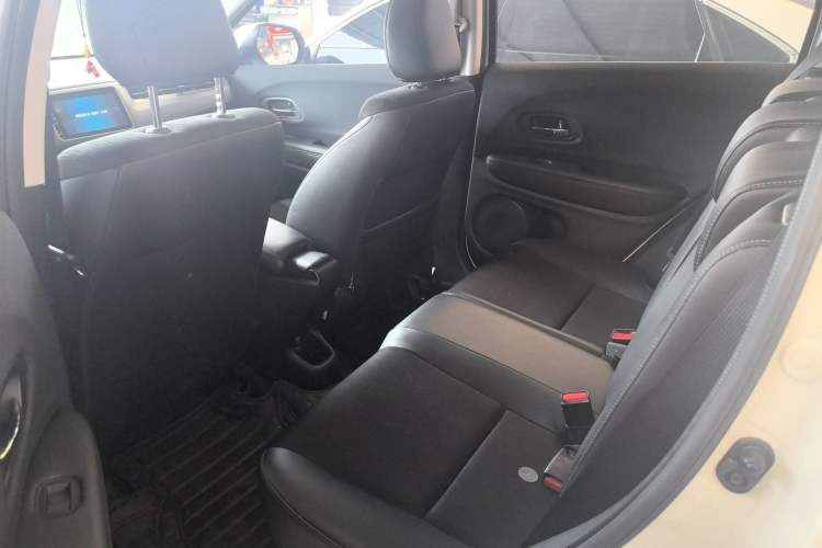 Used Honda Vezel 2020 1.5L CVT Pioneer Edition Interior 3
