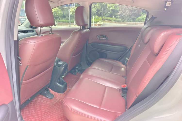 Used Honda Vezel 2020 1.5L CVT Elite Edition Interior 3
