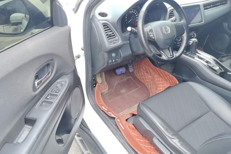 Used Honda Vezel 2020 1.5L CVT Pioneer Edition Interior 3