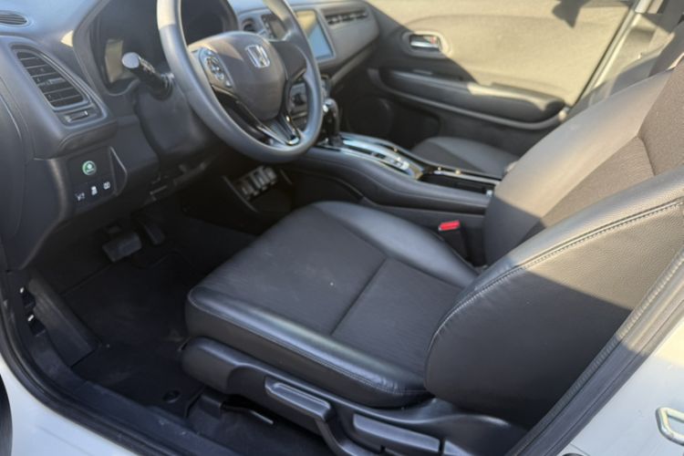 Used Honda Vezel 2020 1.5L CVT Pioneer Edition Interior 3